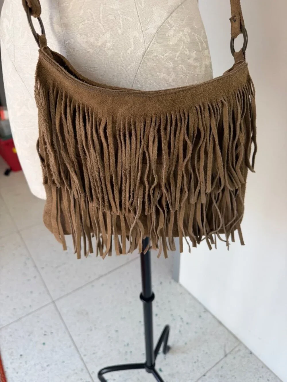 Suede Fringe Womens Crossbody Zipper Hobo-style Adjustable Bag Tan Boho Western